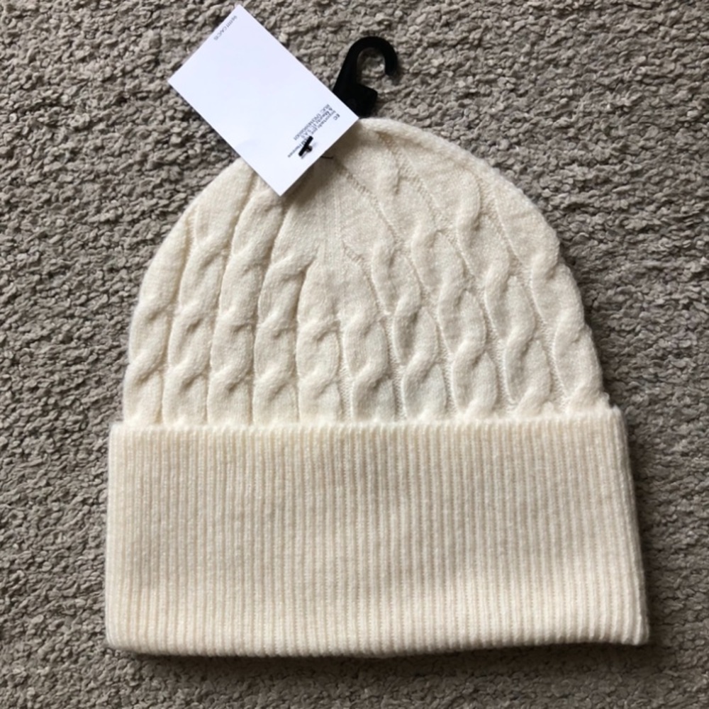 H&M Cream Cable-Knit Folded Cuff Beanie.NWT.